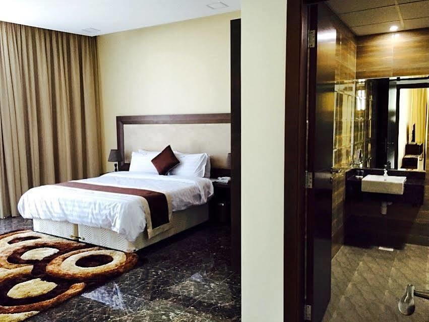 Belle Tower Luxury Apartments 麦纳麦 外观 照片